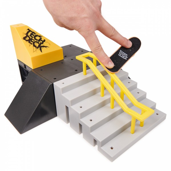 Tech Deck Pyramid Shredder, X-Connect Park Creator, Customisable and Buildable Ramp Set with Exclusive Fingerboard Toy